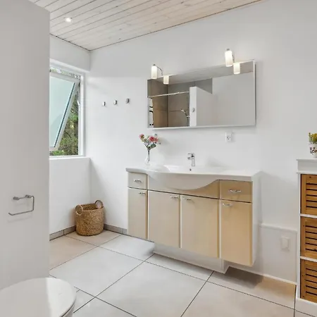 3 Bedroom Awesome In Romo *